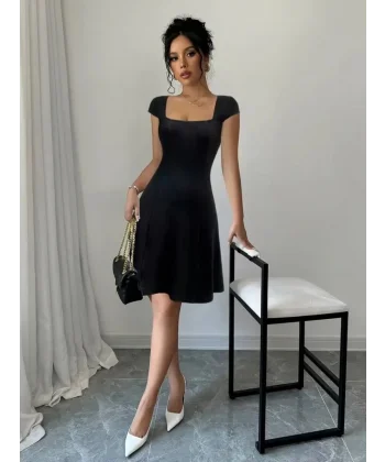 Kadın Kısa Kollu Geometrik Yakalı Janjan Krep Elbise