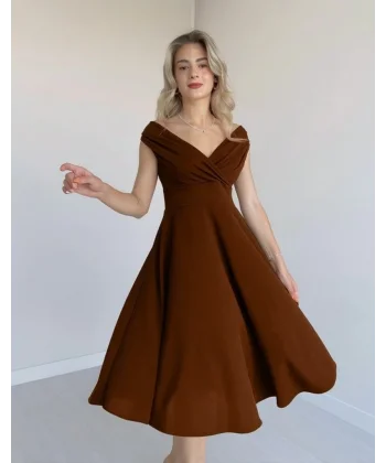 Kadın Kısa Kollu Kruvaze Yaka Eteği Volanlı Krep Elbise