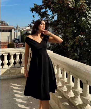 Kadın Kısa Kollu Kruvaze Yaka Eteği Volanlı Krep Elbise