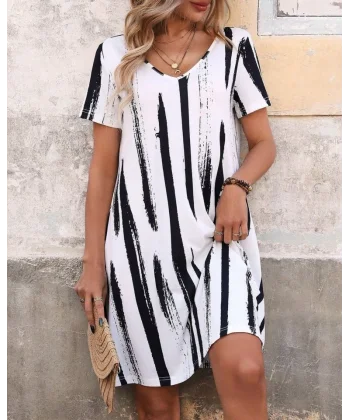 Kadın Kısa Kollu V Yaka Fırça Desenli Süprem Mini Elbise