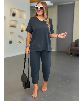 Kadın Kısa Kollu V Yakalı Pul Payetli Viskon Iki Iplik Bluz Ve Pantolon Ikili Takım
