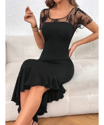 Kadın Kısa Kollu Yakası Açık Dantel Detaylı Fırfırlı Asimetrik Janjan Krep Elbise