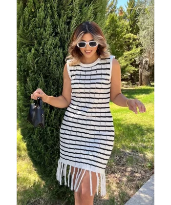 Kadın Kolsuz V Yaka Eteği Püsküllü çizgi Desen Triko Elbise