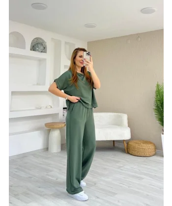 Kadın Modal Kumaş V Yaka Tişört Ve Bol Kesim Pantolon Ikili Takım