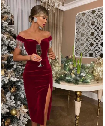 Kadın Omuz Askılı Zincir Detay Maxi Boy Yırtmaçlı Kadife Elbise