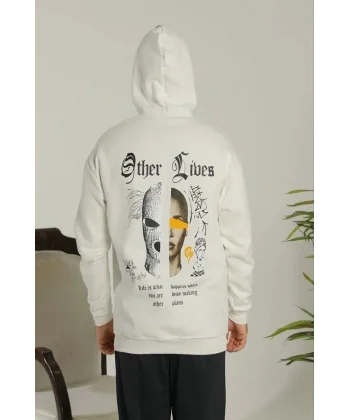 Erkek Oversize Üç İplik Şardonlu Kapüşonlu Sweatshirt – Beyaz “Other Lives” Ön ve Arka Baskılı, Kanguru Cepli, Ribanalı Rahat Kışlık Model Beyaz
