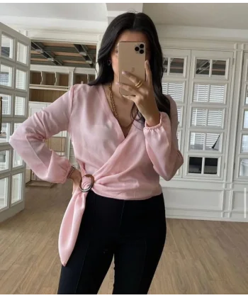 Kadın Saten Kumaş V Yaka Toka Detaylı Bluz