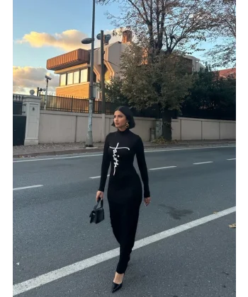 Kadın Uzun Kollu Boğazlı Baskı Detaylı Viskon Tam Boy Elbise