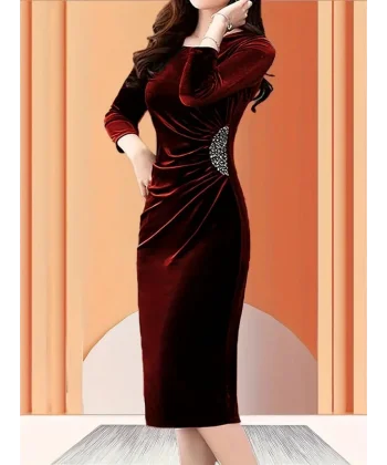 Kadın Uzun Kollu Bot Yaka Yanı Taş Detaylı Midi Kadife Elbise