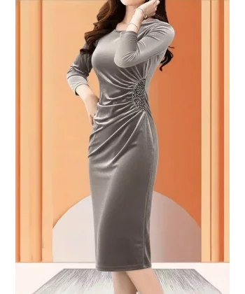 Kadın Uzun Kollu Bot Yaka Yanı Taş Detaylı Midi Kadife Elbise