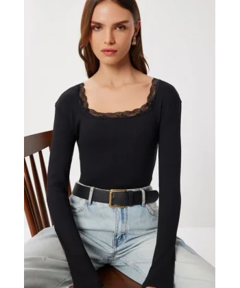 Kadın Uzun Kollu Kare Yaka Tül Detay Kaşkorse Kumaş Bluz