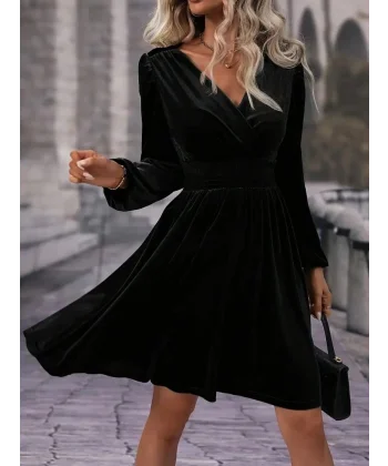 Kadın Uzun Kollu Kruvaze Yaka Beli Lastikli Kiloş Kadife Elbise