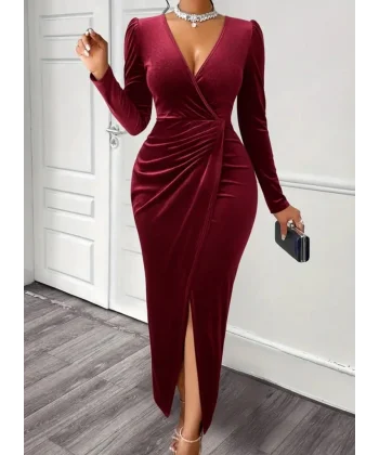 Kadın Uzun Kollu Kruvaze Yaka önünden çapraz Detaylı Uzun Kadife Elbise