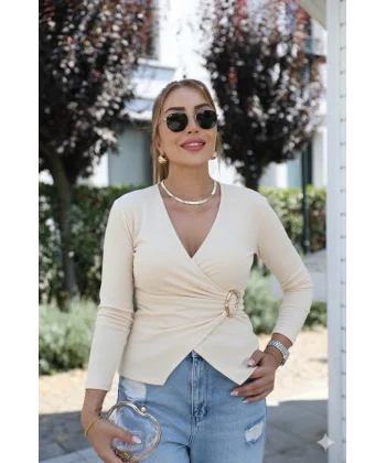 Kadın Uzun Kollu Kruvaze Yakalı Toka Detaylı Viskon Bluz