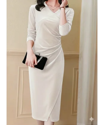 Kadın Uzun Kollu Kruvaze Yakalı Yandan Büzgülü önden çapraz Detaylı Midi Kadife Elbise