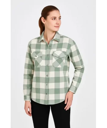 Kadın Oduncu Gömlek – Uzun Kollu, Şardonlu Kumaş, Kırmızı Beyaz Kareli Desen, Regular Fit, Çift Cepli, Manşetli Günlük Şık Stil - Su yeşili