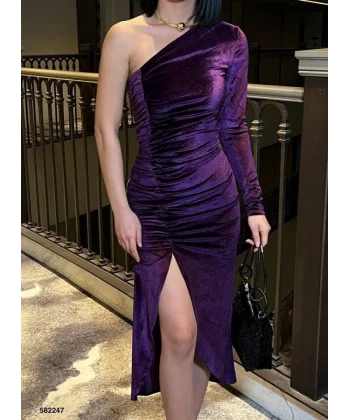 Kadın Uzun Kollu Omuz Dekolteli Büzgü Ve Asimetrik Yırtmaç Detay Elbise