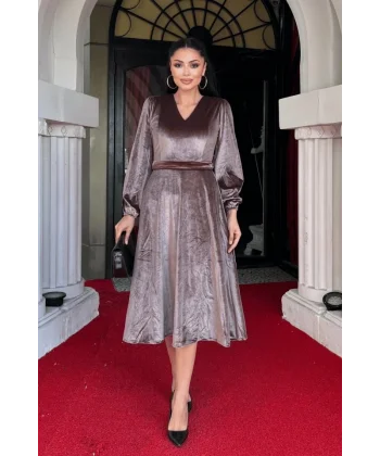 Kadın Uzun Kollu V Yaka Kuşak Dahil Kadife Kumaş Midi Boy Elbise