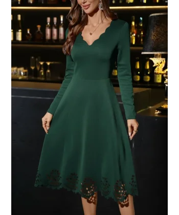 Kadın Uzun Kollu V Yakalı Lazer Kesim Detaylı Midi Ithal Krep Elbise