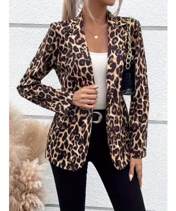 Kadın Uzun Kollu Yakalı Vatkalı Detaylı Leopar Desenli önden Düğmeli Atlas Ceket