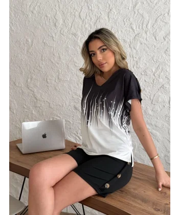 Kadın V Yaka Kısa Kol Kenarları Minik Yırtmaç Detaylı Dalgıç Bluz + Düğme Detaylı Dalgıç şort