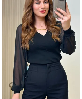 Kadın V Yaka Kolları Dökümlü Tül Detay Triko Bluz