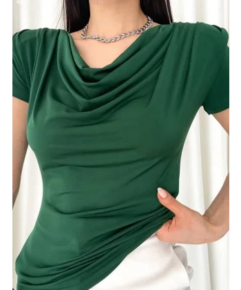 Kadın Vatkalı Omuzlar Pileli Kısa Kol Sandy Kumaş Bluz