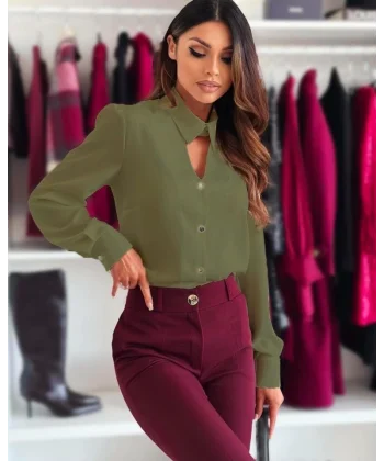 Kadın Viskon Kumaş V Yaka Dekolte Ve Metal Düğme Detaylı Gömlek