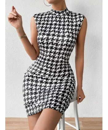 Kadın Yarı Balıkçı Yaka Kolsuz Desenli Kısa Dalgıç Elbise