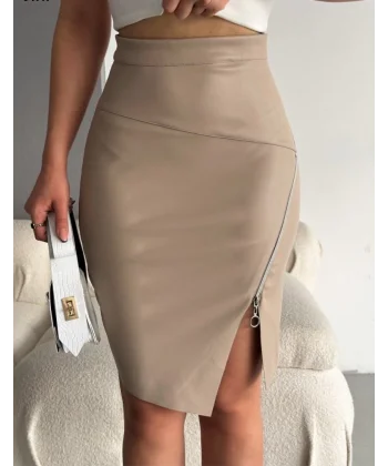 Kadın Yüksek Bel Yandan Fermuarlı Ve Yırtmaçlı Deri Etek