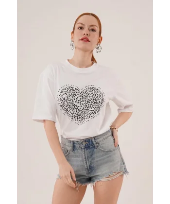 Kalp Baskılı Crop Beyaz Tişört