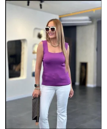 Kare Yaka Kalın Askılı Beyaz Triko Bluz