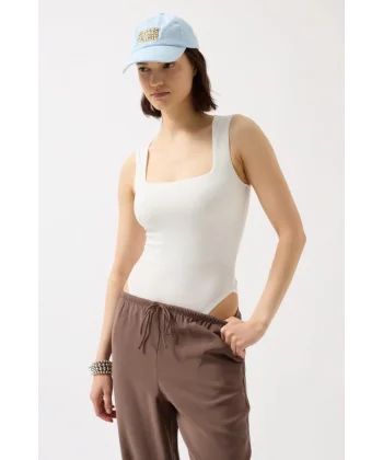 Kare Yaka Kalın Askılı Bodysuit