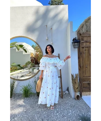 Kırmızı Omuzları Lastikli Brode Elbise