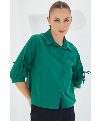 Kol Detaylı Zümrüt Yeşili Crop Gömlek 20246