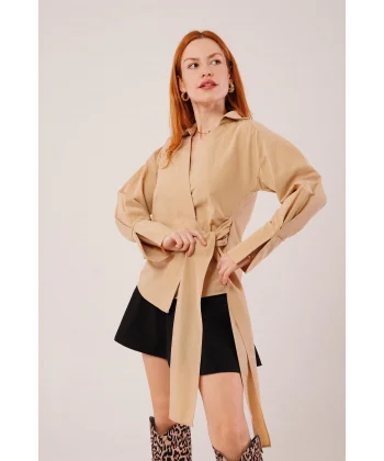 Kruvaze Yaka Yandan Bağlama Detaylı Camel Gömlek