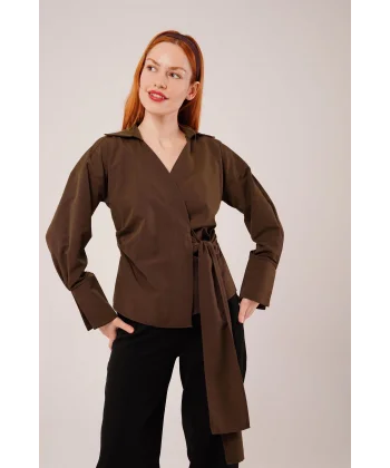Kruvaze Yaka Yandan Bağlama Detaylı Kahverengi Gömlek