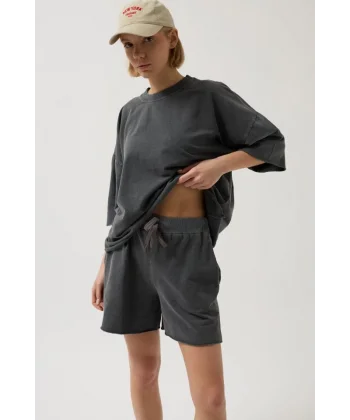 Lazer Kesim Bağcık Detay Şort