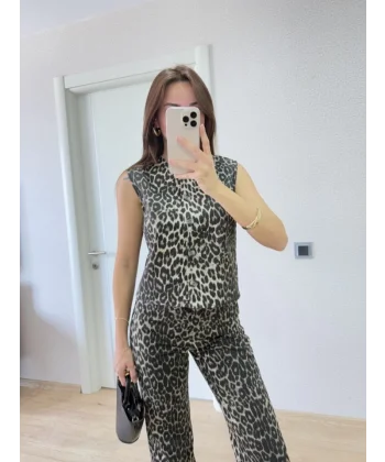 Leopar Desenli Düğmeli Bluzlu Pantolon İkili Takım -Leopar