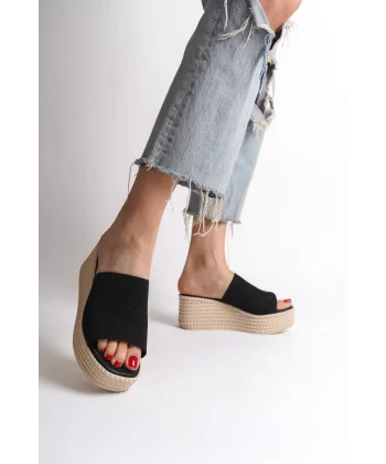 MARLA Dolgu Topuklu Ortopedik Taban Hasır Görünümlü Triko Kadın Terlik  TKT - Siyah