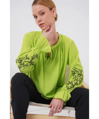 Nakışlı Örme Bluz 941 - E.Yeşil