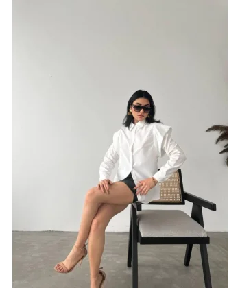 Omuz Tasarım Detaylı Gömlek