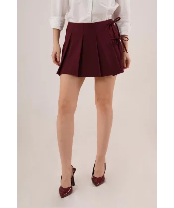 Önü Piliseli Yandan Bağlama Detaylı Bordo ini Şort Etek