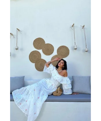 Pembe Omuzları Lastikli Brode Elbise