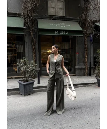 Poly Viscose Arkasi Düğme Ve Kemer Detayli Yelek Pantolon Takim