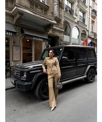 Poly Viscose Full Lycra Asi̇metri̇k Düğmeli̇ Vatkali Ceket Pantolon Takim