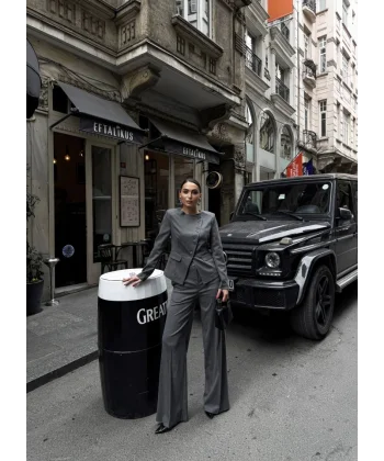 Poly Viscose Full Lycra Asi̇metri̇k Düğmeli̇ Vatkali Ceket Pantolon Takim