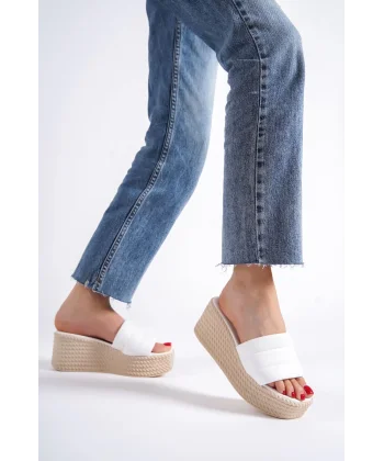 REINA Dolgu Topuklu Ortopedik Taban Hasır Görünümlü Kadın Terlik CKT - Beyaz