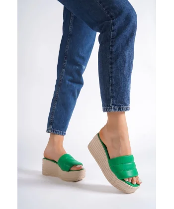 REINA Dolgu Topuklu Ortopedik Taban Hasır Görünümlü Kadın Terlik CKT - Yeşil