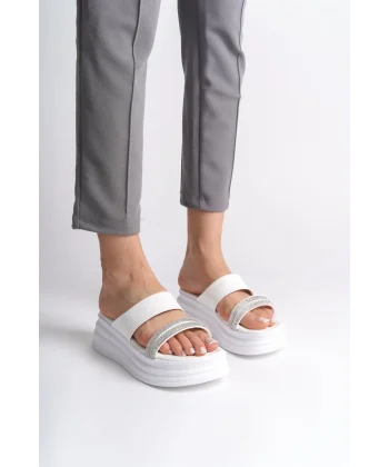 SARAH Düz Topuklu Taşlı Şeritli Kalın ve Ortopedik Taban Kadın Terlik  CBT - Beyaz
